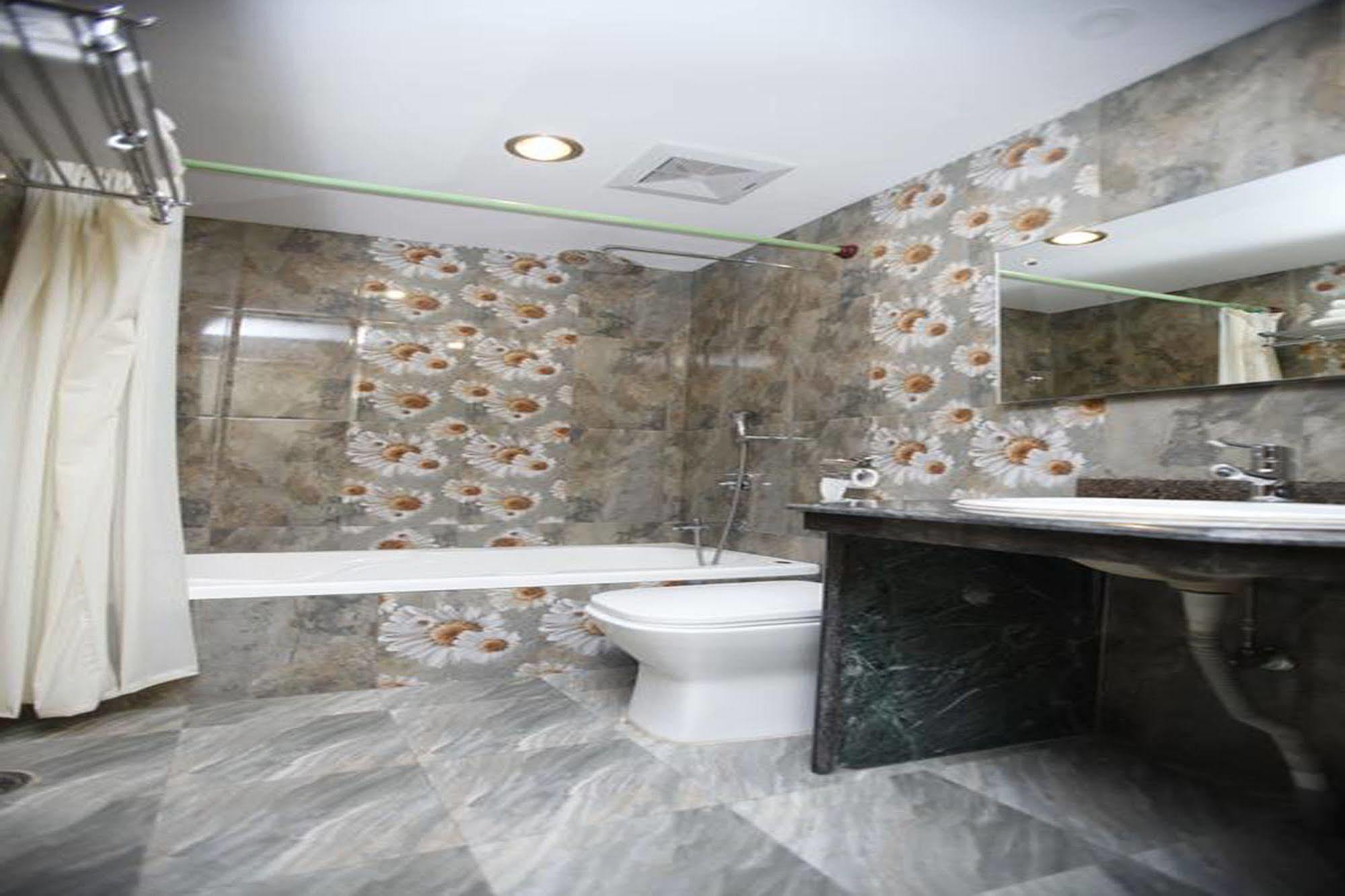 Hotel Dandelion Pokhara Luaran gambar